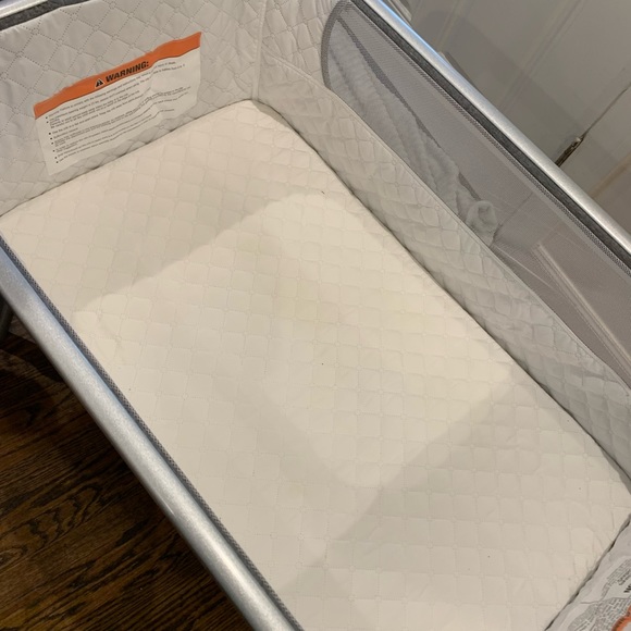 Baby Joy Bassinet - Picture 2 of 5